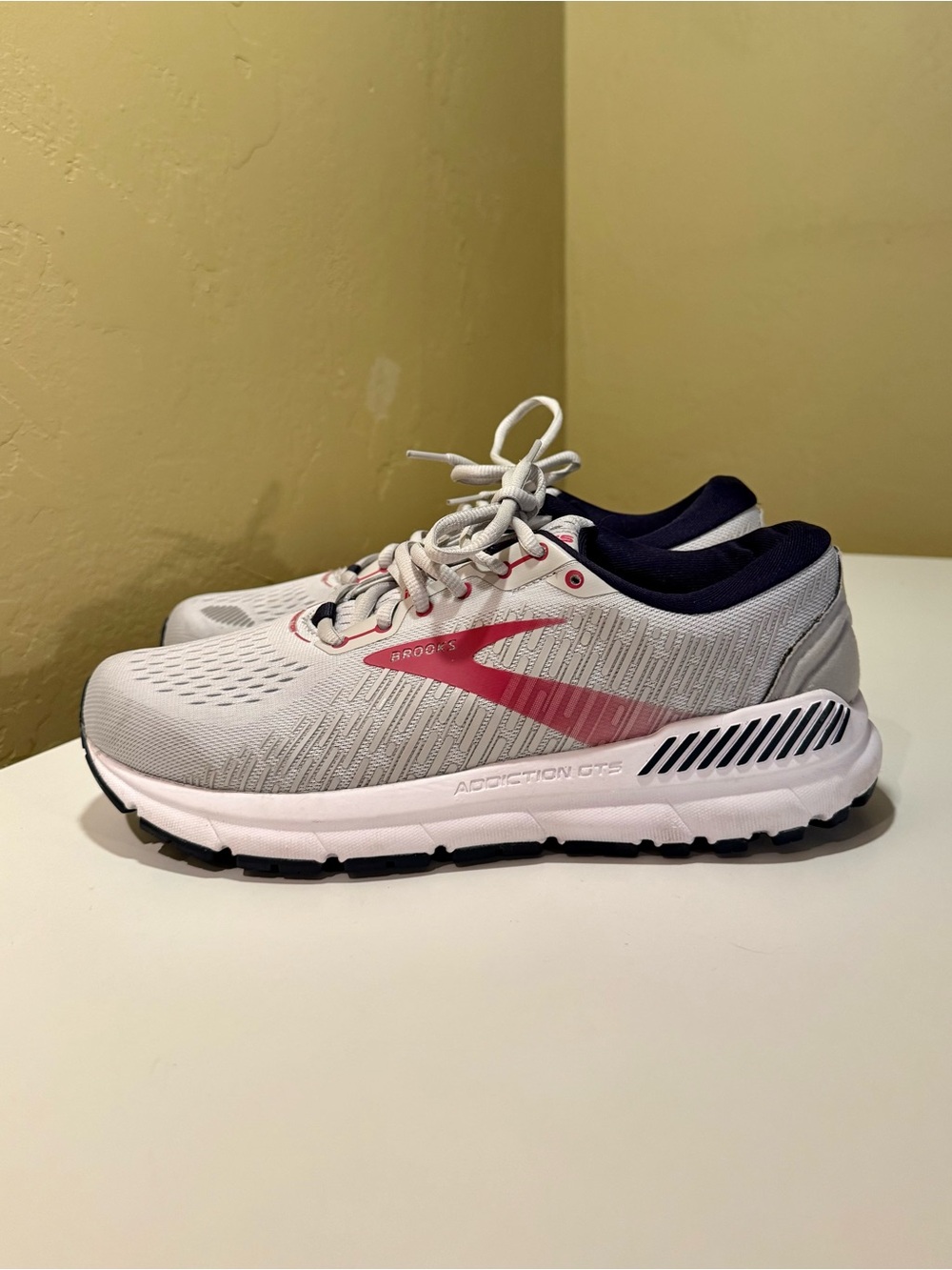 Brooks Addiction GTS 15 Shoes Women's Size 10.5
